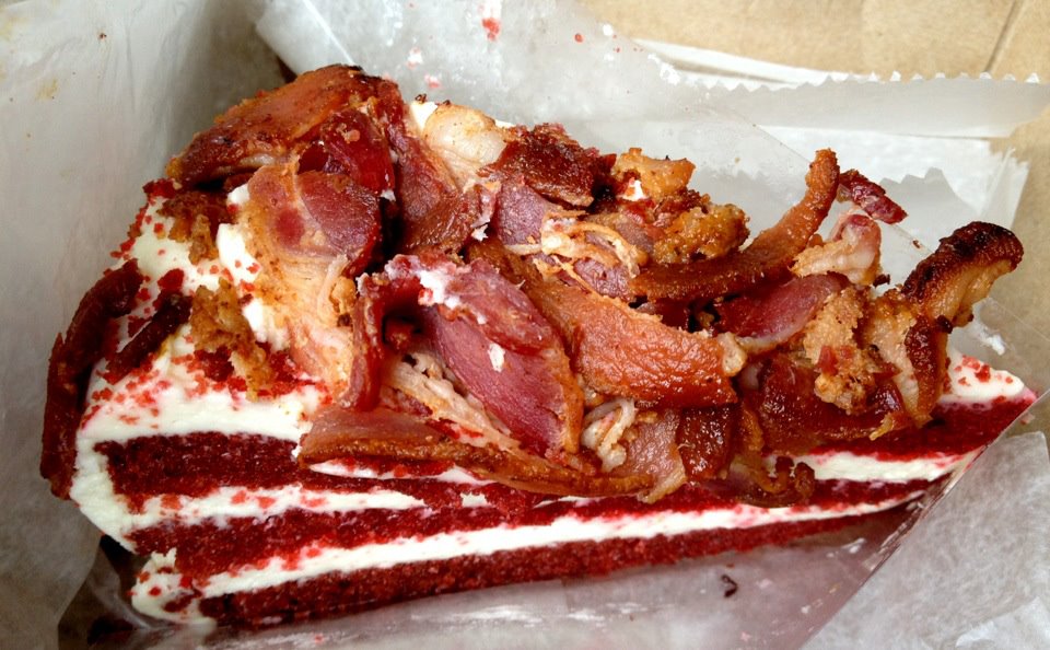 red-velvet-cake-with-bacon.jpg